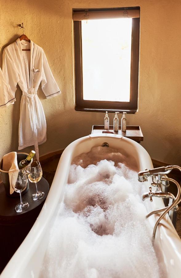Tawi Lodge Амбосели Екстериор снимка