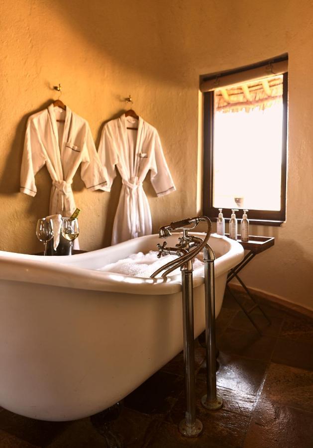 Tawi Lodge Амбосели Екстериор снимка